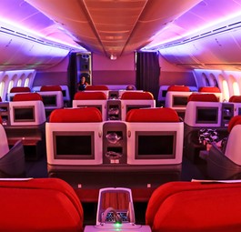 Business Class: Führungskräfte von PWC dürfen nur noch in Ausnahmen in der Geschäftsreiseklasse fliegen.