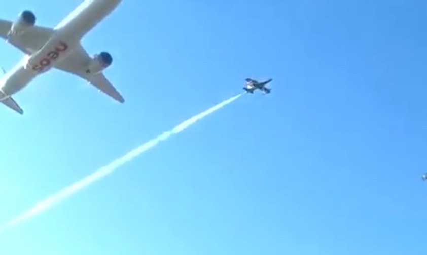 Neuer Dreamliner mit prominenter Begleitung