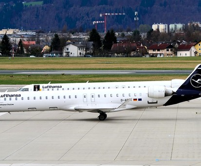 lufthansa citylinie bombardier crj 900 klagenfurt