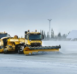 Flughafen Fagernes, rund 200 Kilometer nordwestlich von Oslo: Diese Fahrzeuge fahren autonom.