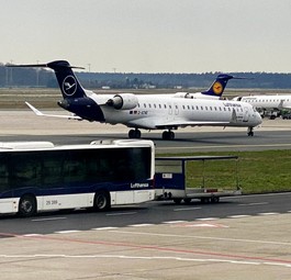 d acne bo,bardier crj 900 lufthansa cityline fra
