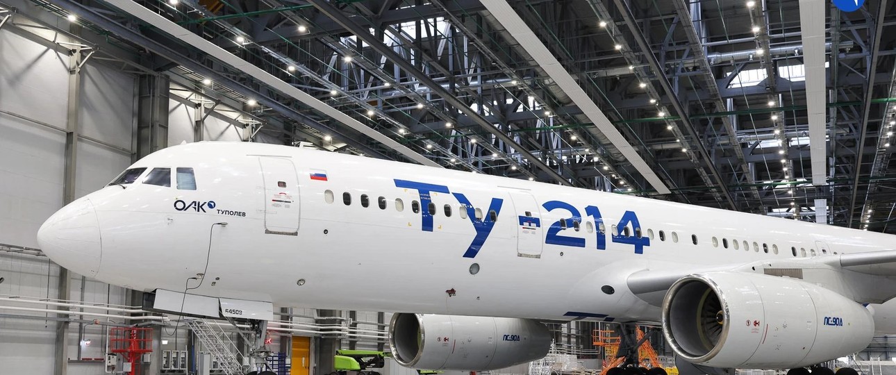 Tu-214 in einer Halle: S7 Airlines steht kurz vor der Bestellung von 100 Exemplaren.