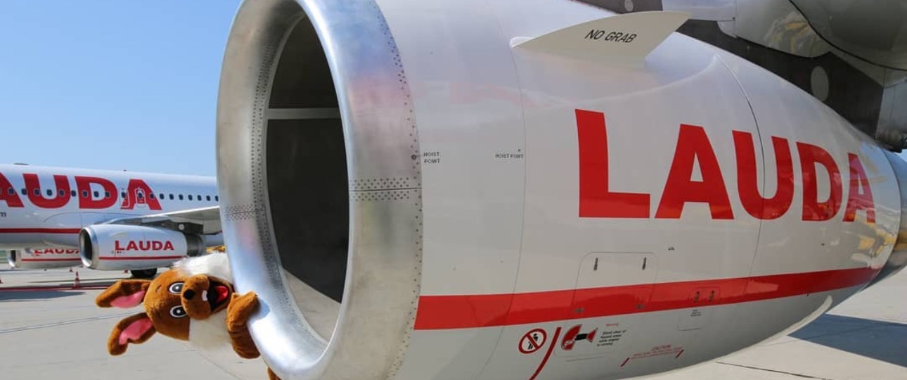 Flugzeuge von Lauda und ein nicht näher bezeichneter Mitarbeiter: Der Streit mit den Gewerkschaften eskaliert.