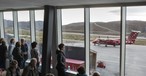 Reisende am Flughafen Kangerlussuaq: Gewisse Anschlussflüge könnten ausfallen..