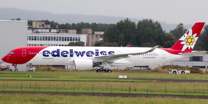 Der erste Airbus A350 von Edelweiss: Hier Mitte August 2024 in Shannon ...