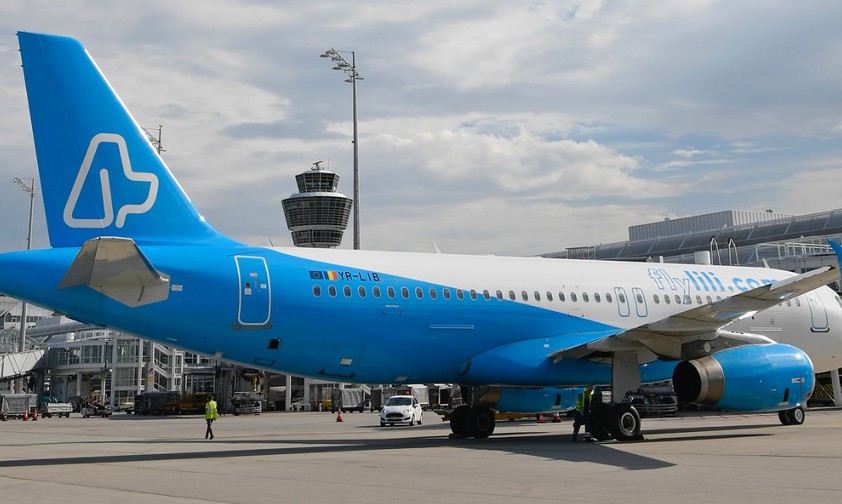Airbus von Fly Lili am Flughafen München: DieFluglinie ist in den Fokus der rumänischen Finanzbehörden geraten.
