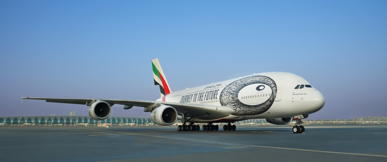 Emirates' erster Airbus A380 mit der Bemalung, die dem ...