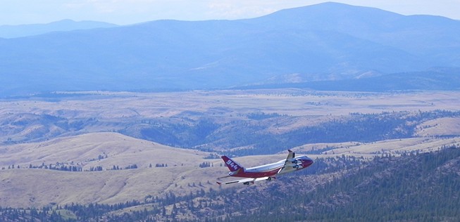 Demonstrationsflug der Boeing 747-400 von Global Supertanker.