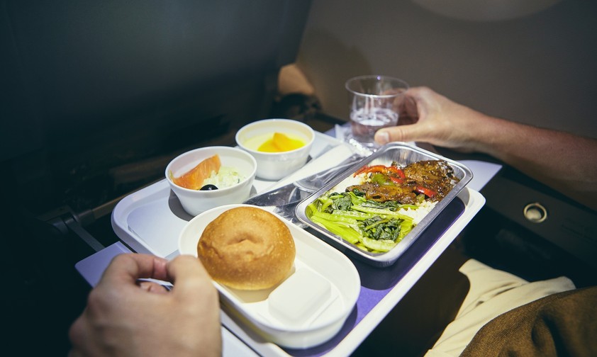 Bordverpflegung in der Economy Class: Japan Airlines bietet die Option, das Bordessen abzubestellen.