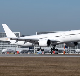 Airbus A350 mit dem Kennzeichen D-AKAY: Gehört K5 Aviation.