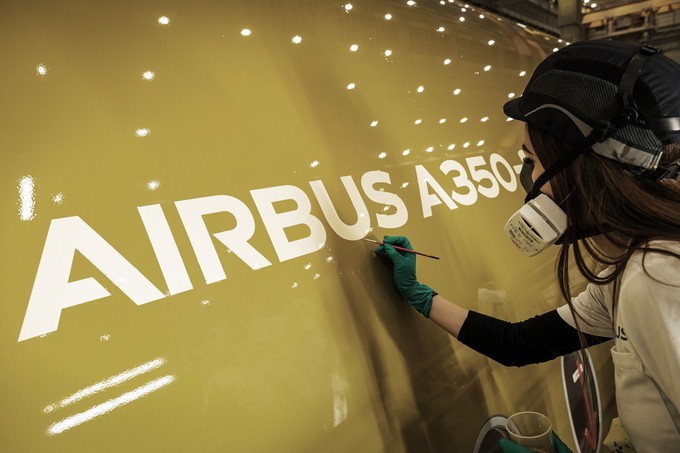 ... lackiert: Der goldene ...