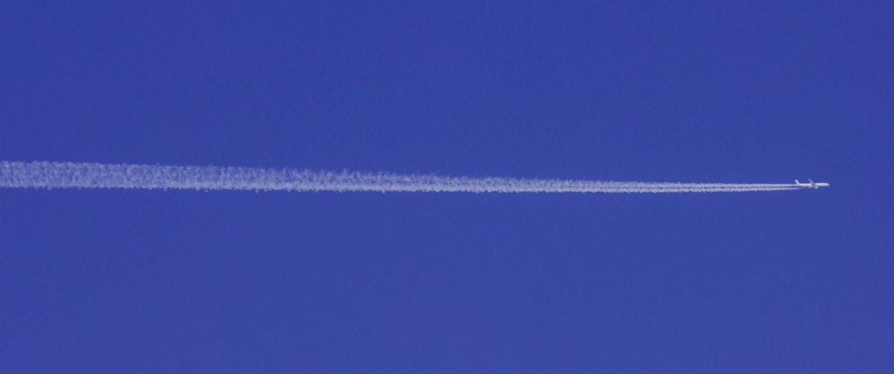 Flugzeug am Himmel: Über em Atlantik rekordschnell unterwegs.