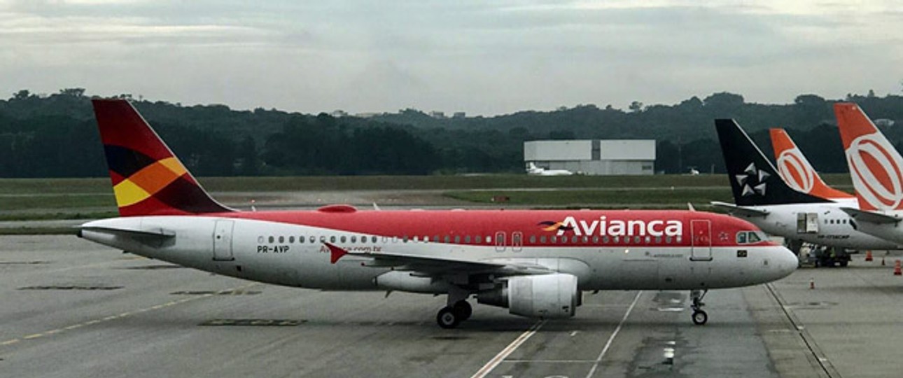 Flugzeug von Avianca Brasil: Die brasilianische Fluglinie wird Teil der kolumbianischen Holding.