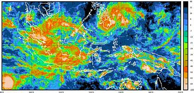 Wetterradarbild der Region im Zeitpunkt des Verschwindens von QZ8501: Starke Wolkenbildung.
