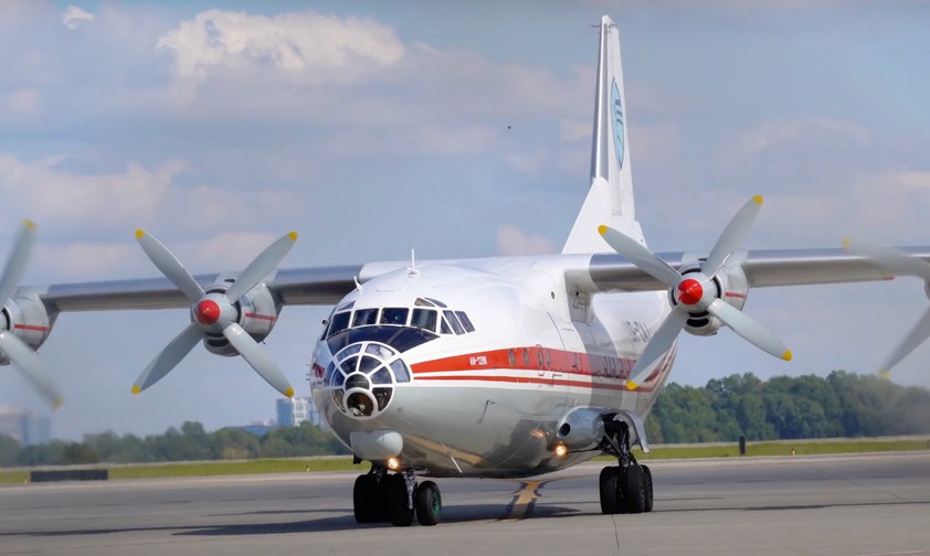 Wie ukrainische Airlines mit fast 60 Jahre alten Flugzeugen um die Welt fliegen