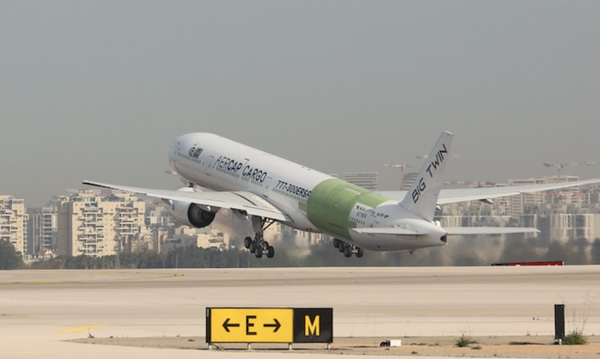 Boeing 777-300 ERSF: Bald im Einsatz.