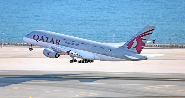 Airbus A380 von Qatar Airways: Die Fluglinie will ihr Netz über Beteiligungen stärken.