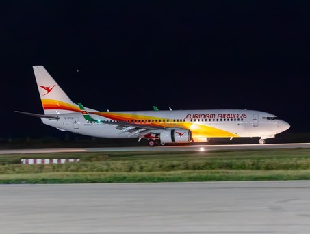 Boeing 737 von Surinam Airways: Die Airline steht weiter finanziell mit dem Rücken zur Wand.