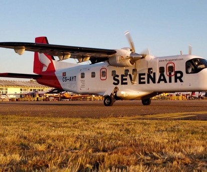 Dornier Do228 von Sevenair am Flughafen Braganca: Die Airline hat schon wieder Geldprobleme.