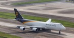 UPS: Eine Boeing 747-8 auf einem Rollweg.