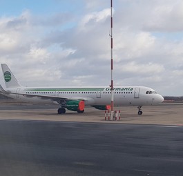 Geparkte Germania-Jets in Münster: Viele Investoren zeigen Interesse.