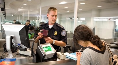 Passkontrolle an der US-Grenze: Es gibt nur noch männlich und weiblich.