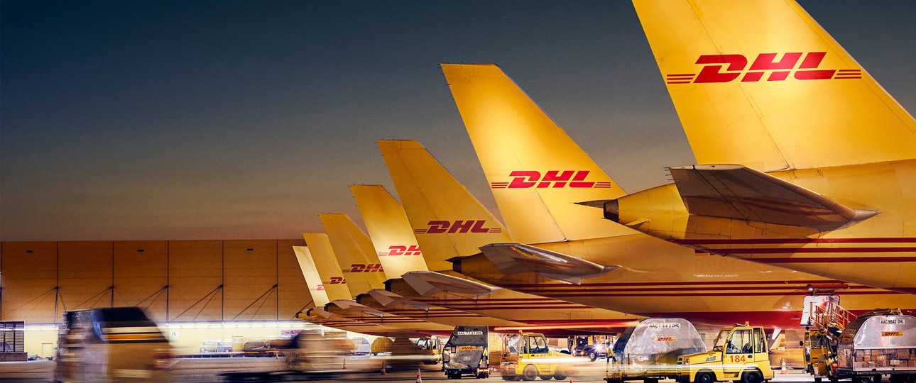 Flugzeuge von DHL Express: In Massagegeräten versteckter Sprengstoff sollte an Bord von Frachtern gelangen.