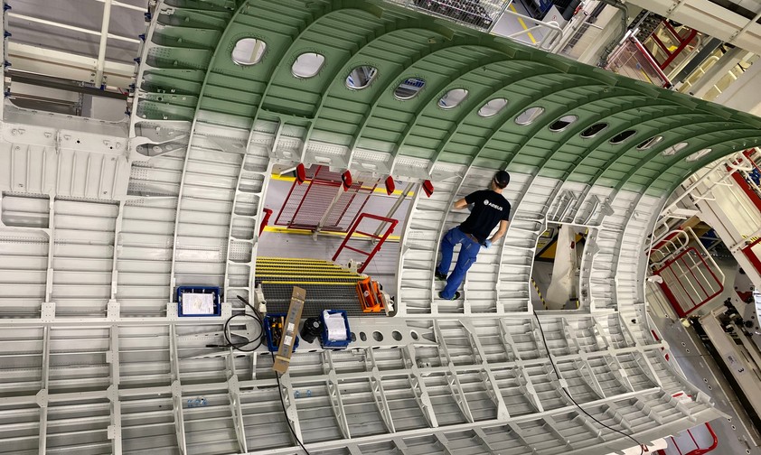 The rear fuselage sections of the Airbus A321 LR are assembled in Hangar 245 at the Airbus plant in Finkenwerder.