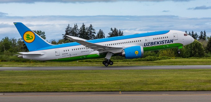 Usbekistan Airways erhielt im Mai eine Boeing 787-8 mit Motoren von General Electric.