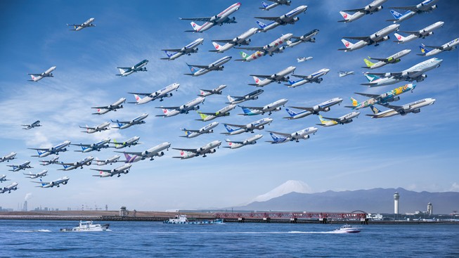 Tokio Haneda.

Mehr von Mike Kelley gibt es auf seiner <a href="http://www.mpkelley.com/" target="_blank">Website</a> zu sehen.