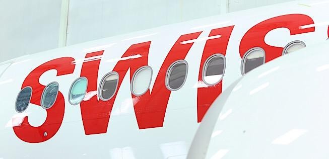 A220-300 von Swiss: Die Airline befand, er sei wirtschaftlicher als die kleine Version.