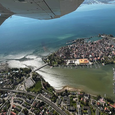 Rundflug zur Aero Friredrichshafen: Blick auf die Insel Mainau