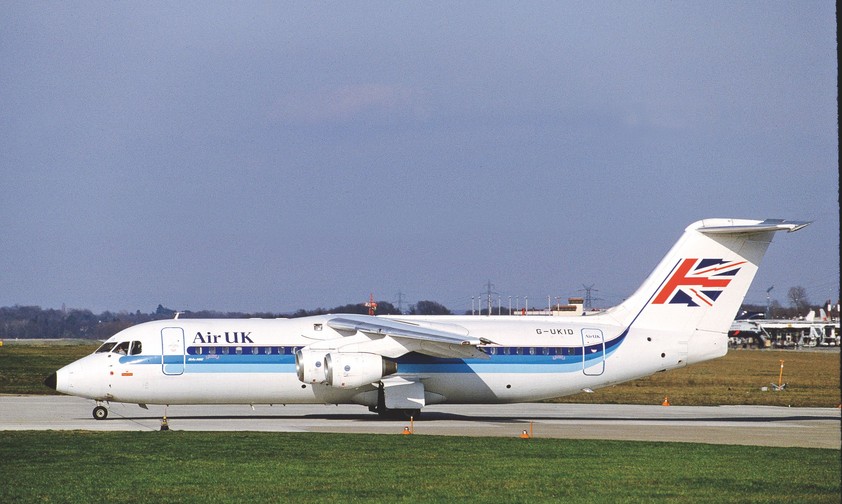 Air UK betrieb die BAE 146-300 G-UKID ab 1990 auf ihren Linienflügen innerhalb des Vereinigten Königreichs sowie über den Ärmelkanal. Mit dem Einstieg der Niederläder wurde das Unternehmen 1998 zu KLM UK.