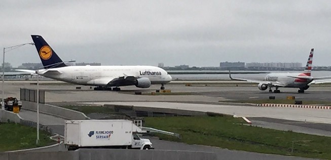 Airbus A380 von Lufthansa in New York JFK.