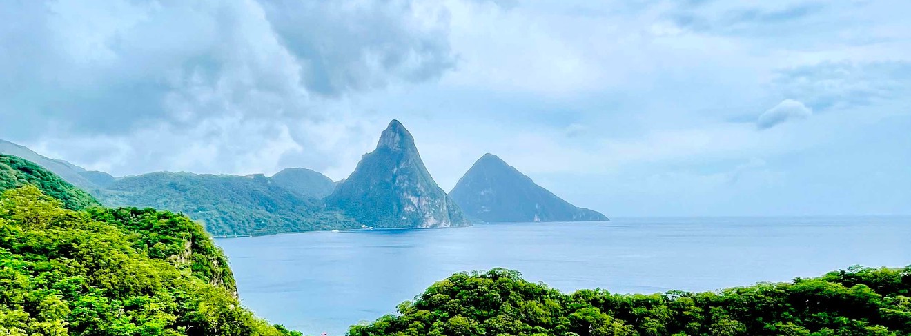 St Lucia Blick von Anse Chastenet auf Grand und Petit Piton