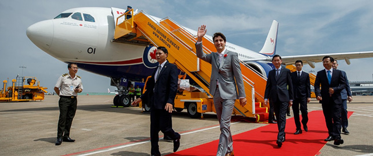 Kanadas Premierminister Justin Trudeau bei der Ankunft in Vietnam im November 2017: Ein A310 ist in Kanada noch als Can Force One im Einsatz.