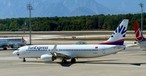 Boeing 737-800 von Sun Express in Antalya: Turkish Airlines will alle Anteile übernehmen.