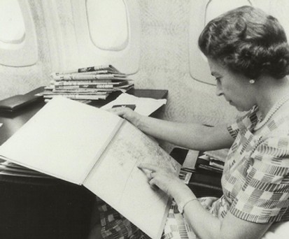 Elizabeth II. an Bord einer Concorde: Die Queen hat viele Modelle gesehen.