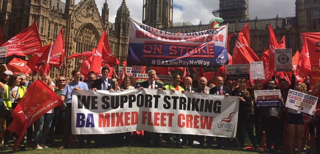 Streikende BA-Crews: Kein Ende in Sicht.