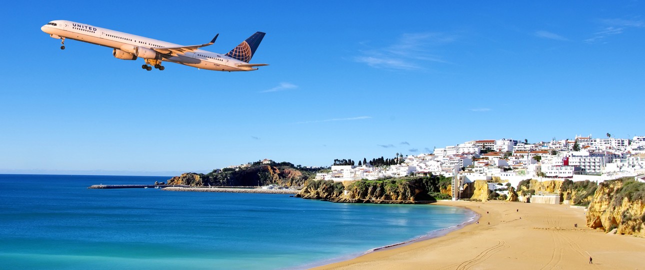Boeing 757 von United über der Algarve (Montage): Vorerst nicht zu sehen.