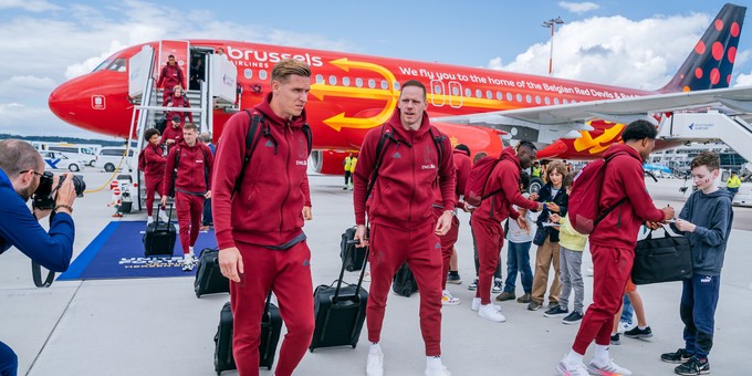 ... kam mit dem Airbus A320 von Brussels Airlines an, der den belgischen Fußballnationalteams gewidmet ist.