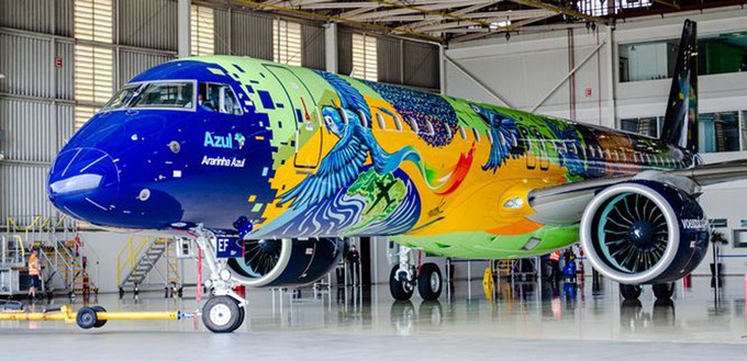 Die brasilianische Airline hat einen Spix-Ara auf ihr neustes Flugzeug gemalt. Die Airline verbreitet damit eine Botschaft.