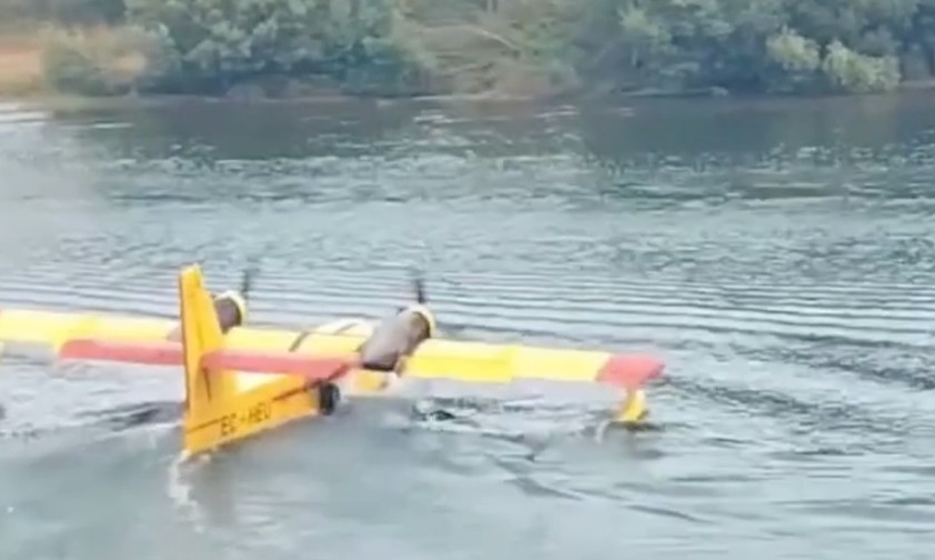 Löschflugzeug auf dem Douro: Etwas ging schief.