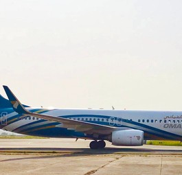 Boeing 737-800 von Oman Air: Die Fluglinie will ihre Schulden loswerden.