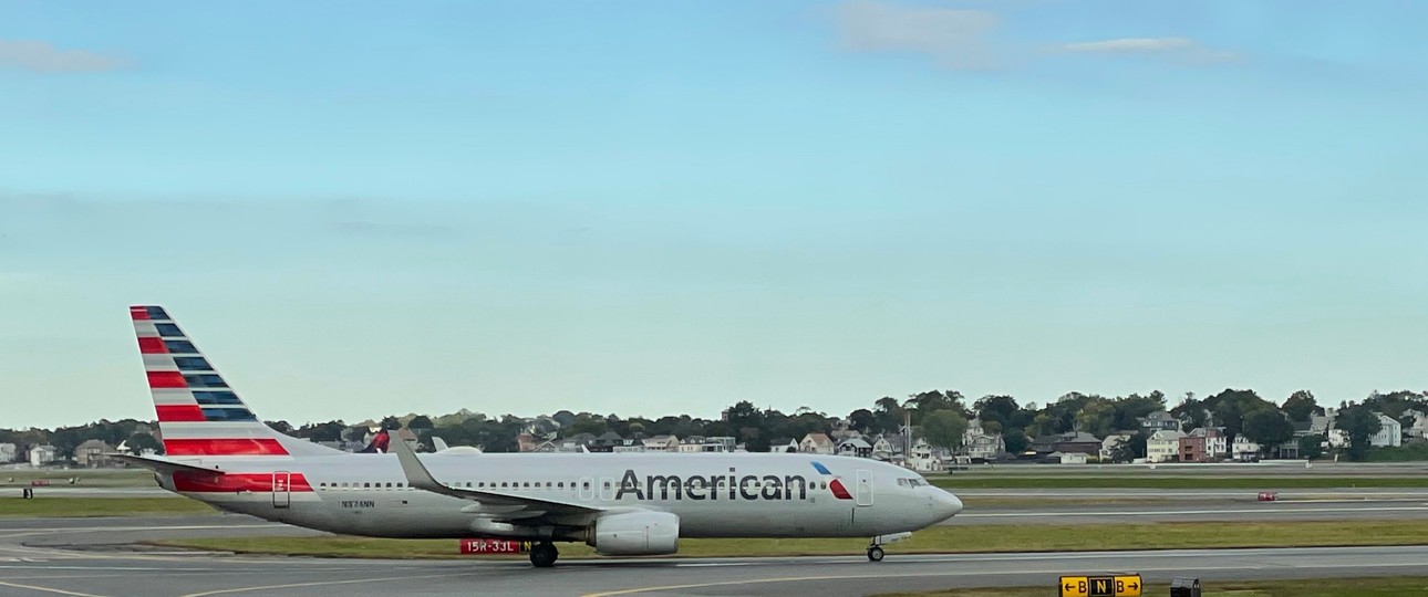 Boeing 737 von American Airlines in Boston: Jetzt werden massenweise Flüge gestrichen.