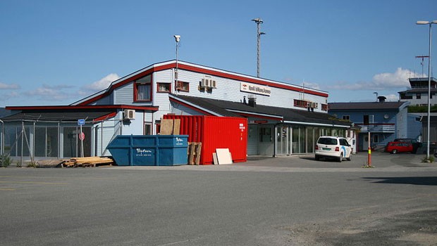 Rang 9. Narvik International Airport: Landung in der Polarregion, Blick auf die Winterlandschaft.