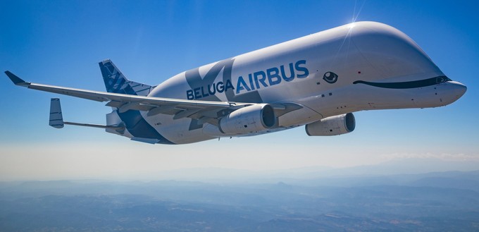 Drei Beluga XL sind schon unterwegs, zwei im normalen Transportbetrieb, einer als Testflieger.