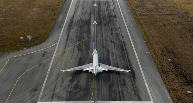 Bombardier Global 8000 am Flughafen Salzburg: Kurzer Besuch.