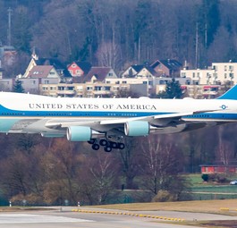 Die 92-9000, hier zu sehen bei einer Landung in Zürich: Beendet ihre Karriere als Air Force One.