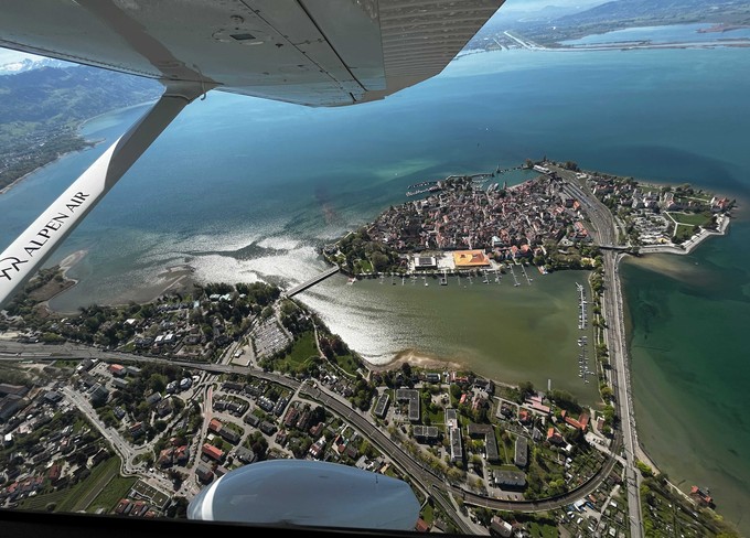 Die Stadt Lindau aus der Luft.